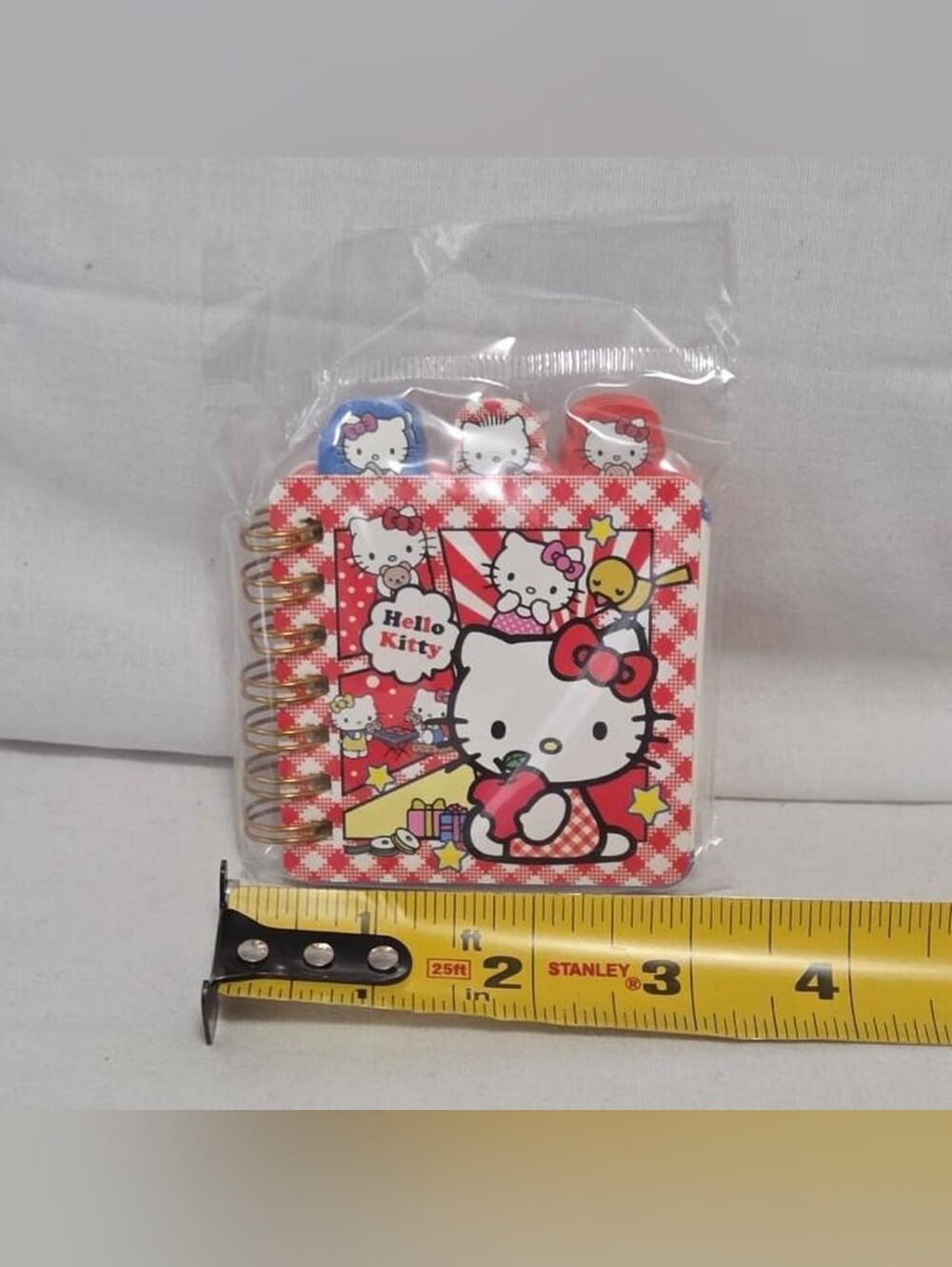 Hello Kitty tabbed mini notebook - Picture 4 of 5